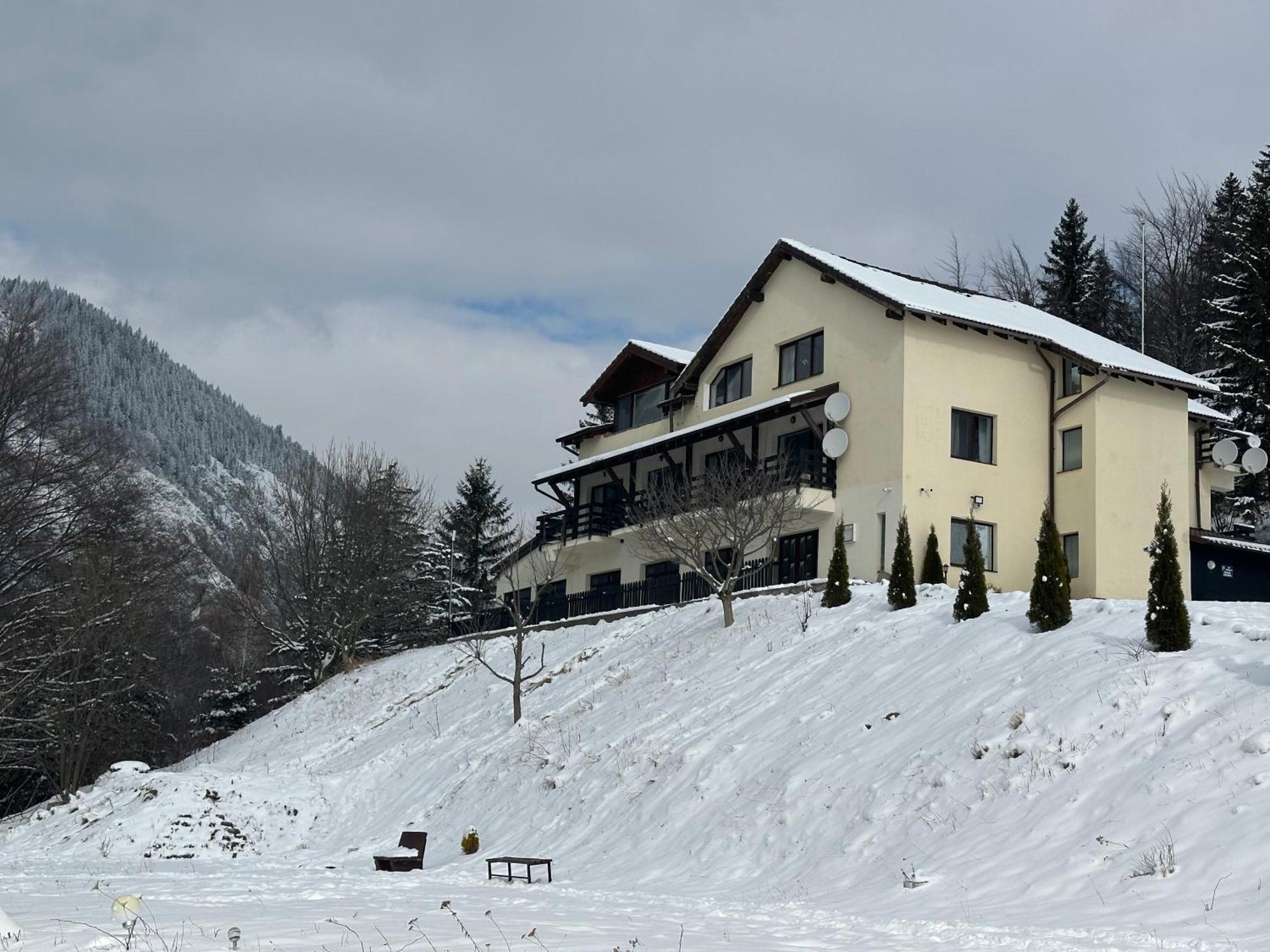 Pensiunea Magura Exterior photo